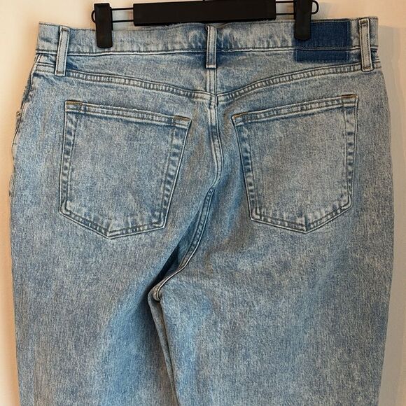Abercrombie Women Ultra High Rise 90s Straight Jean Criss-Cross Waistband 33 NWT - Picture 11 of 16